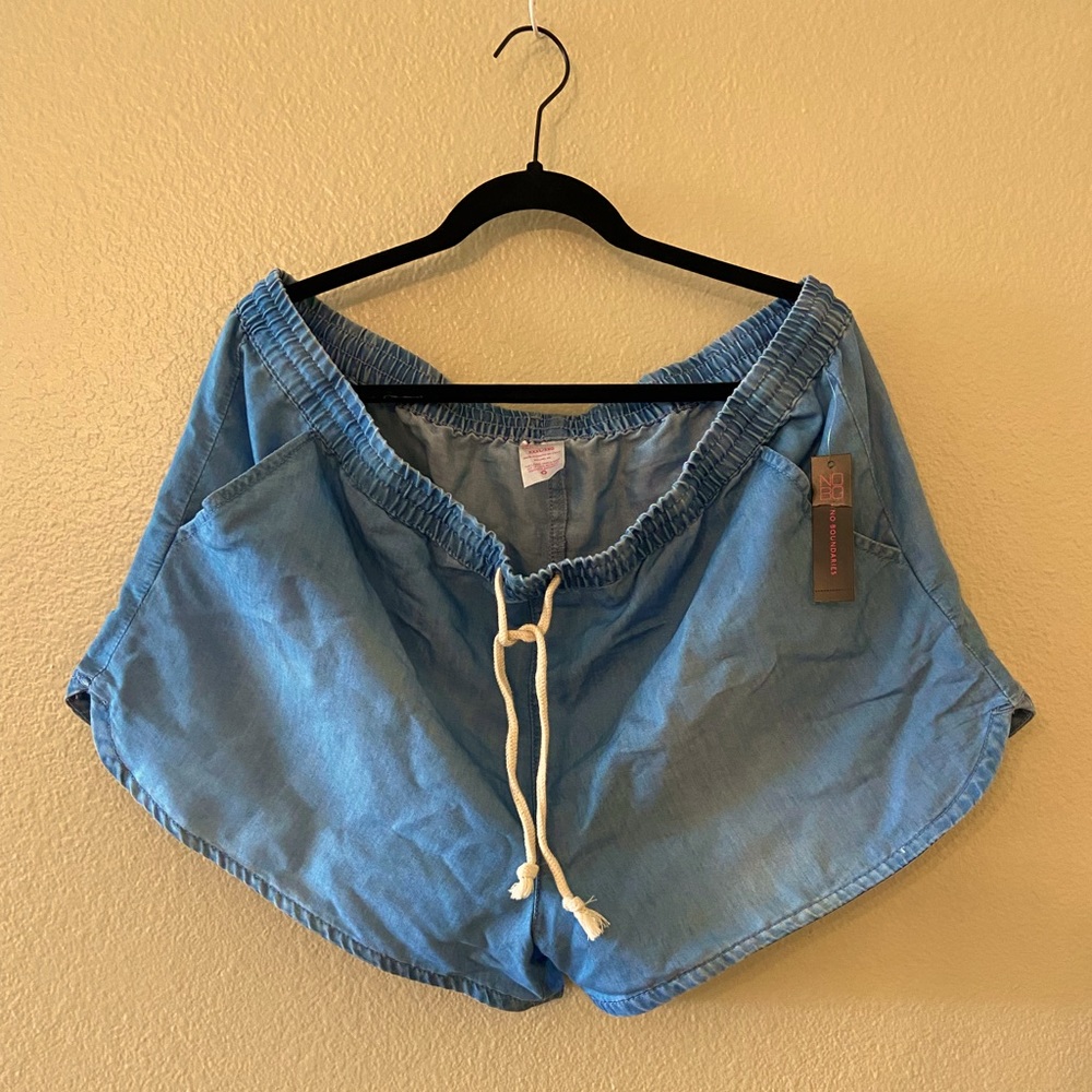 3x Soft light denim shorts